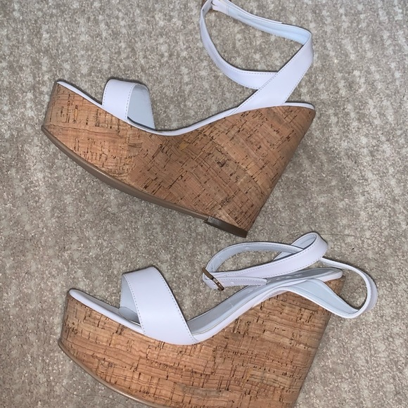 White wedges - Picture 2 of 4